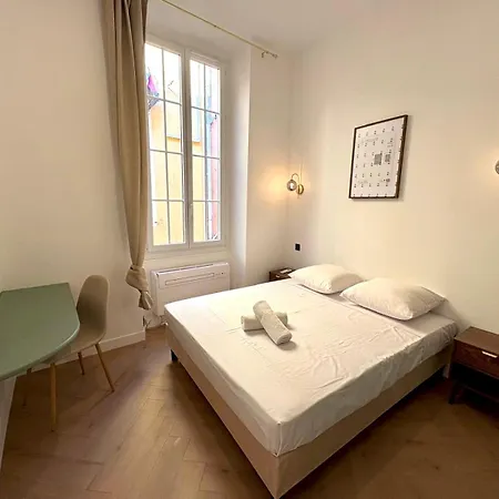 Charme Et Modernite Au Coeur Du Vieux * Νίκαια