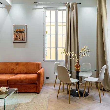 Charme Et Modernite Au Coeur Du Vieux Appartement