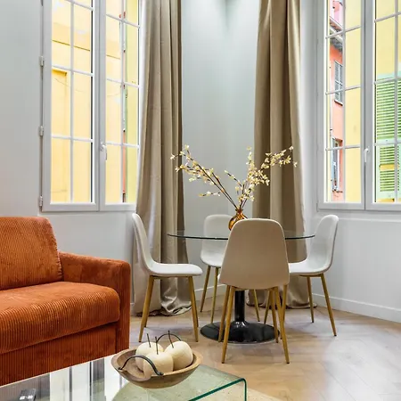 Charme Et Modernite Au Coeur Du Vieux Appartamento