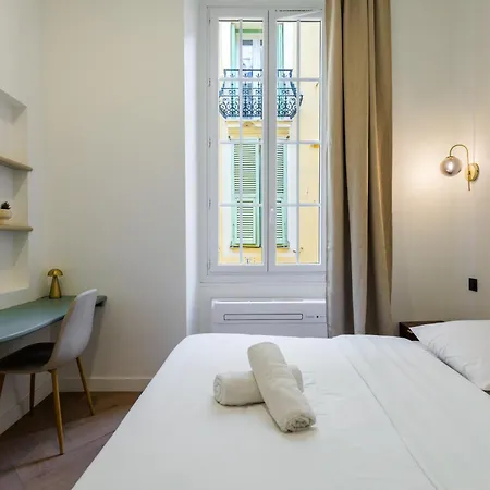 Charme Et Modernite Au Coeur Du Vieux Appartement *